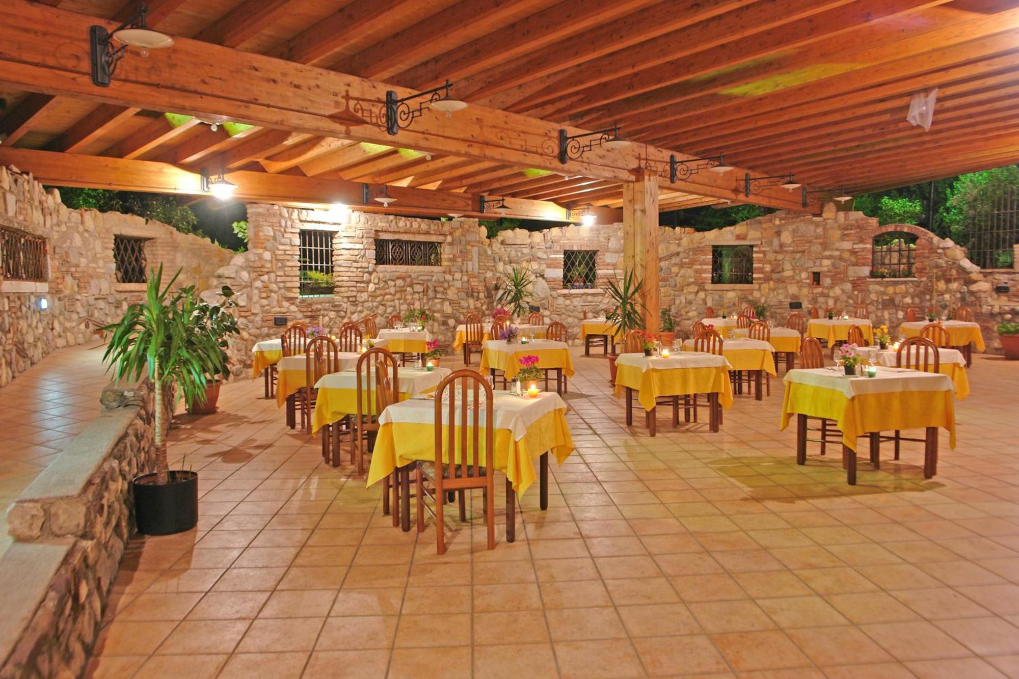 Hotel La Pergola Moniga del Garda Exterior foto